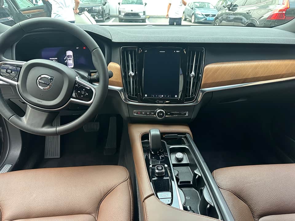 Volvo S90