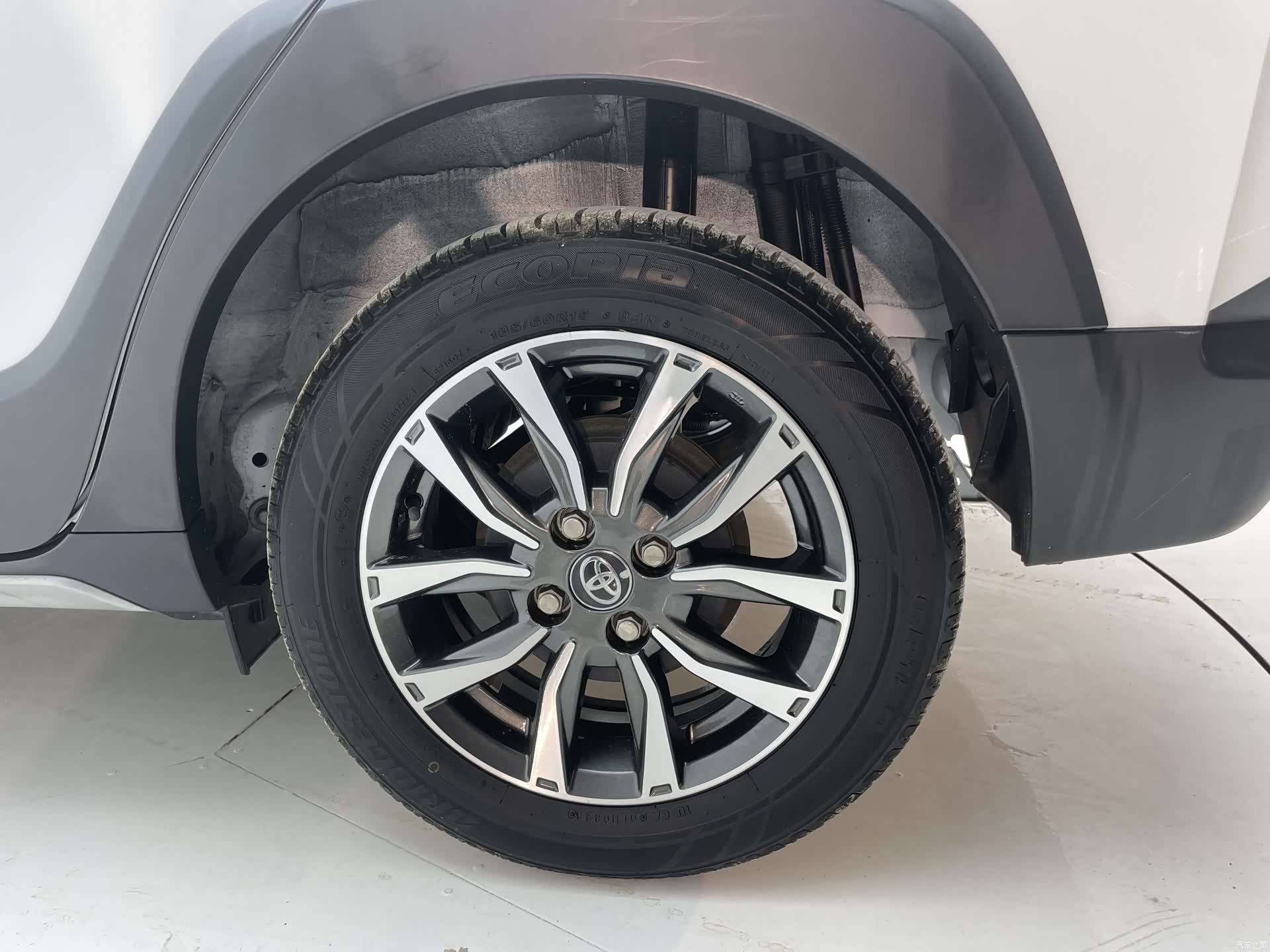 Toyota YARiS L, 2023 9