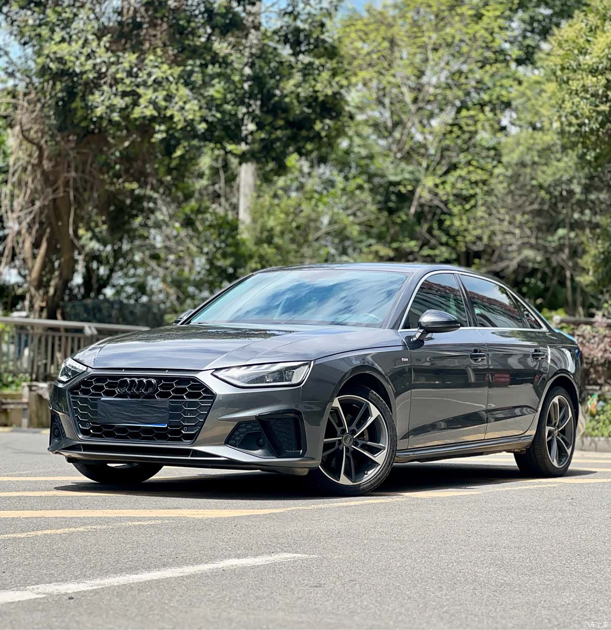 Audi A4L, 2021 1