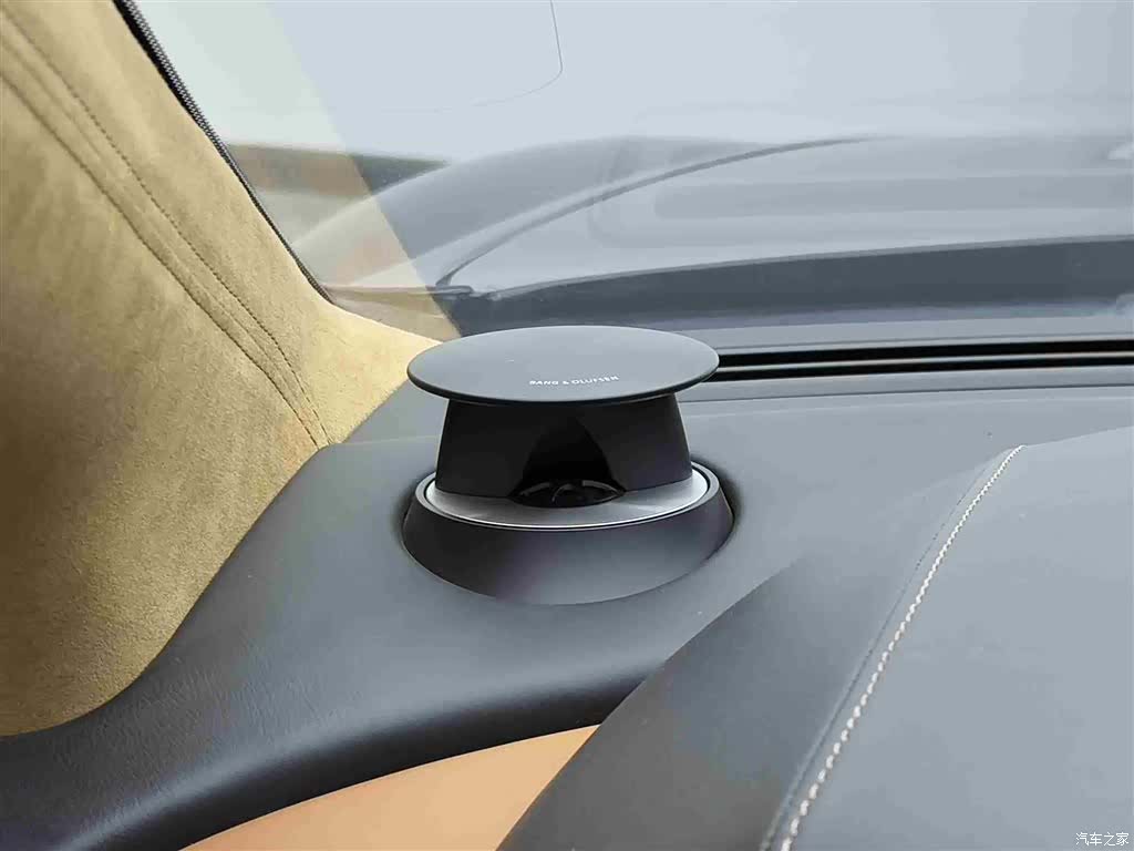 Aston Martin Rapide, 2015 15