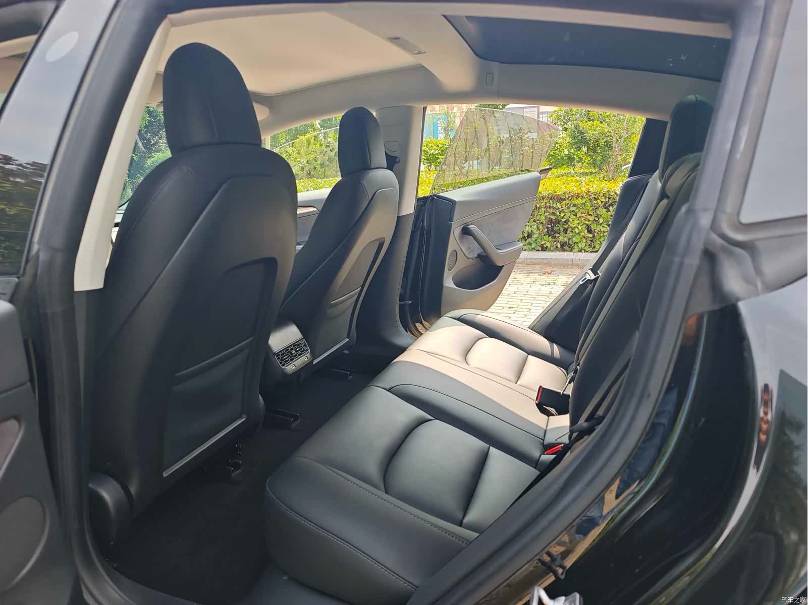 Tesla Model 3, 2023 12
