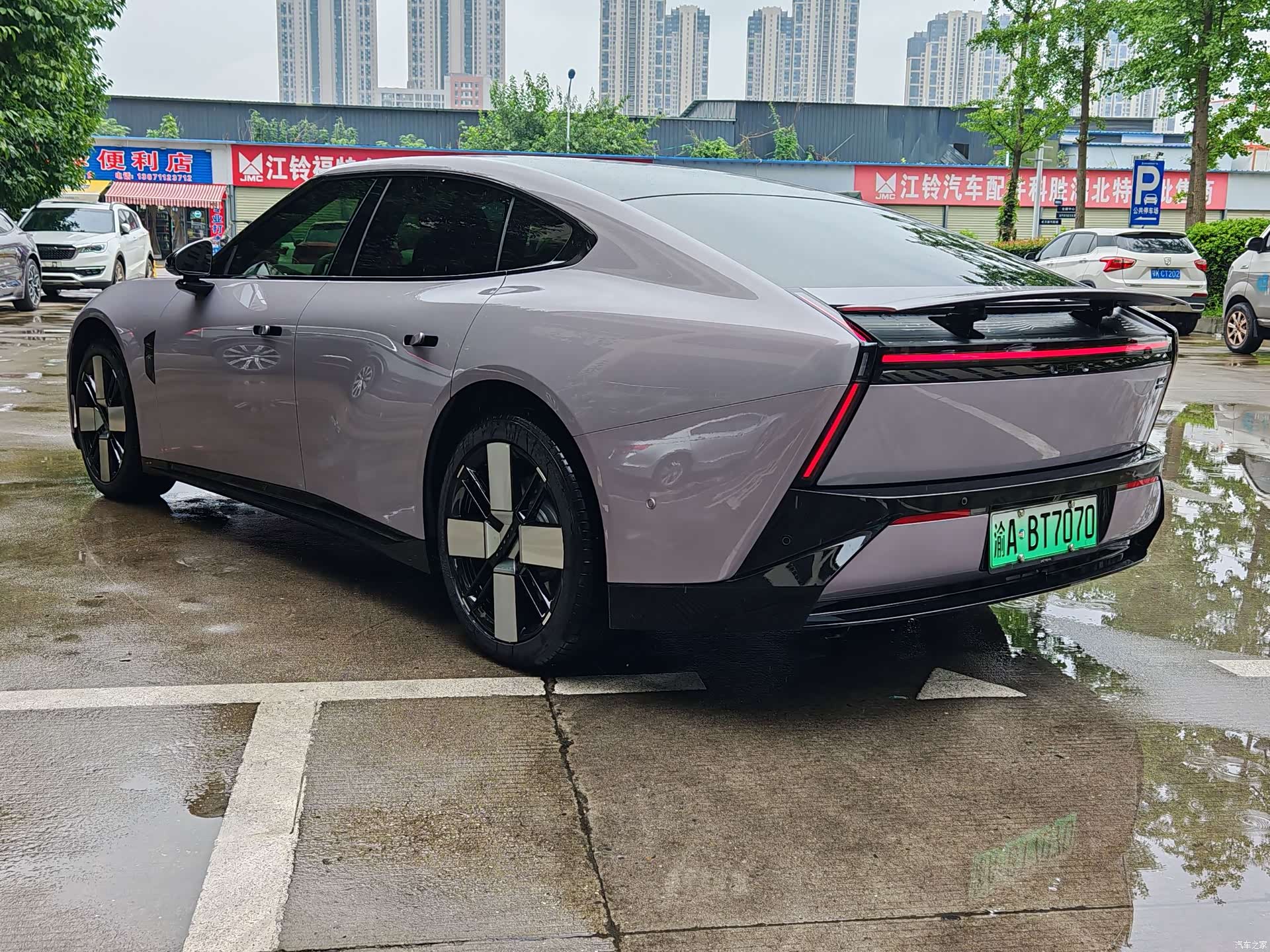 Xpeng P7, 2025 10