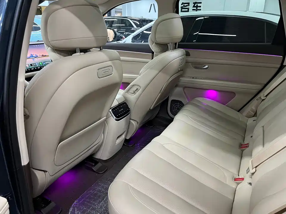 AITO Ask the world M7