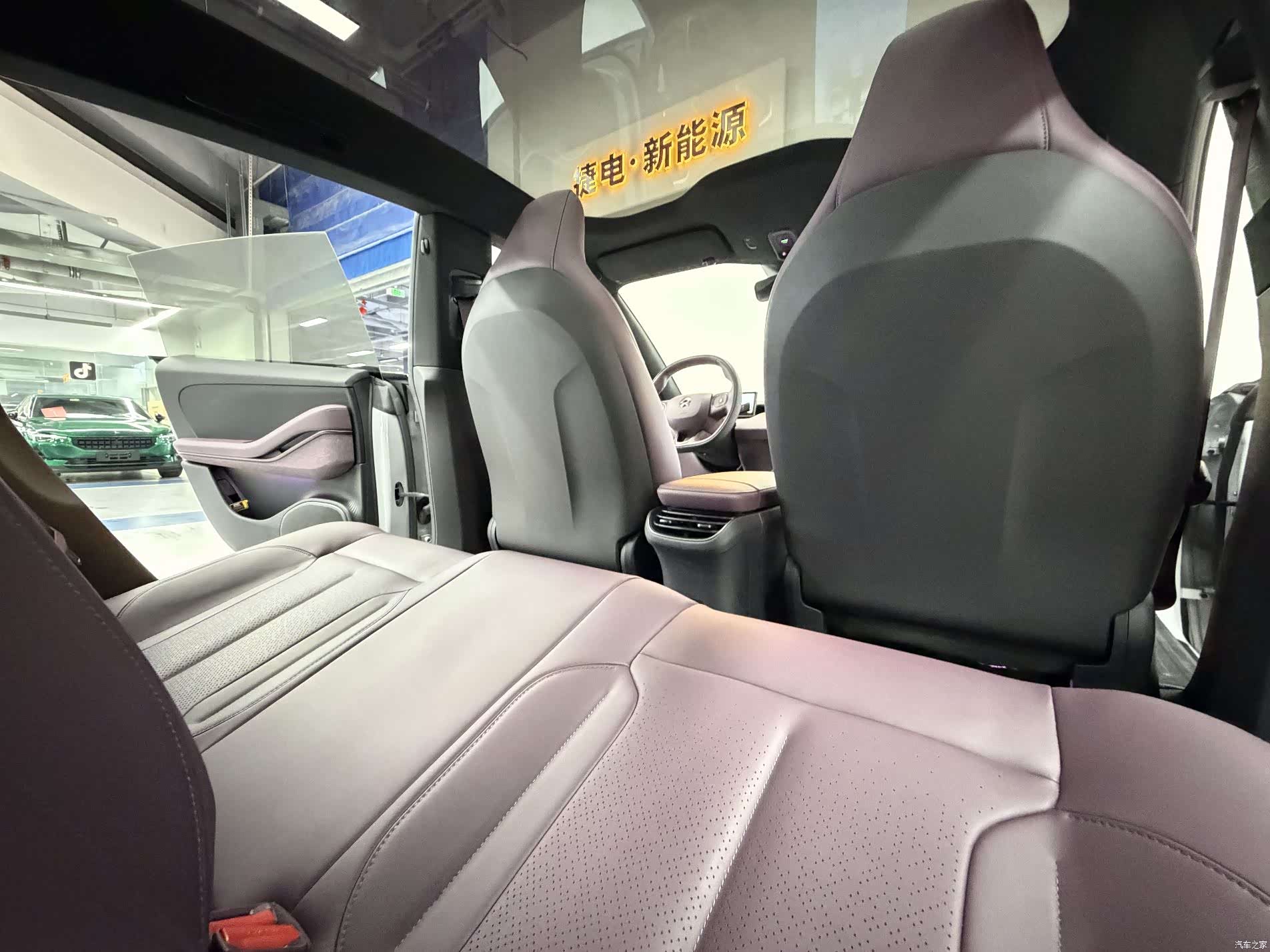 NIO ET5, 2024 12