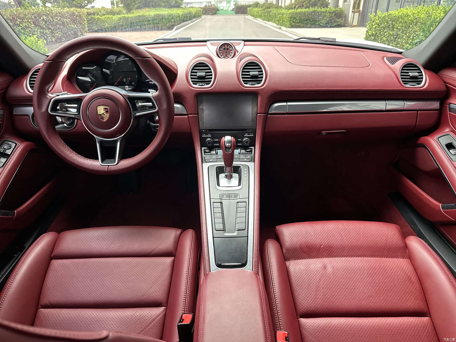 Porsche Cayman, 2018 10