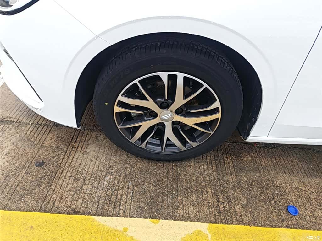Geely Emgrand, 2023 23