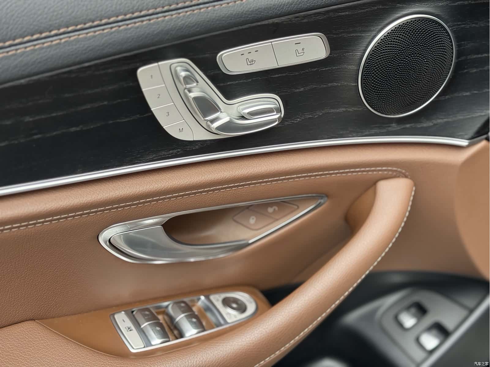 Mercedes-Benz E-Class, 2023 27