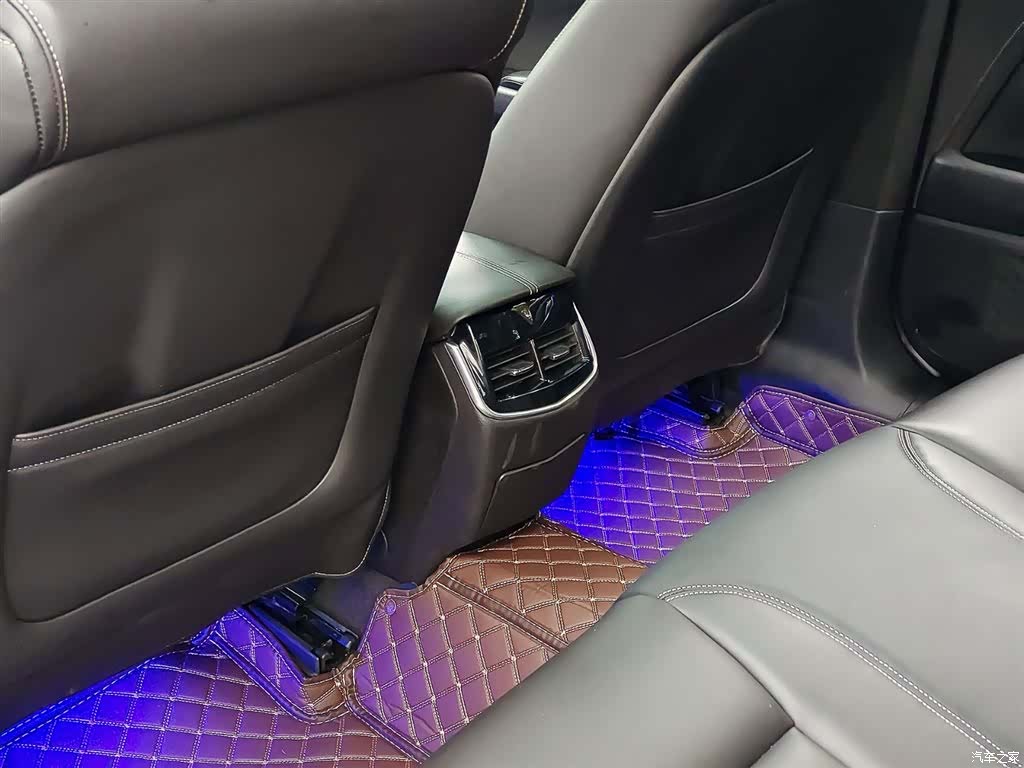 Cadillac XTS, 2018 9