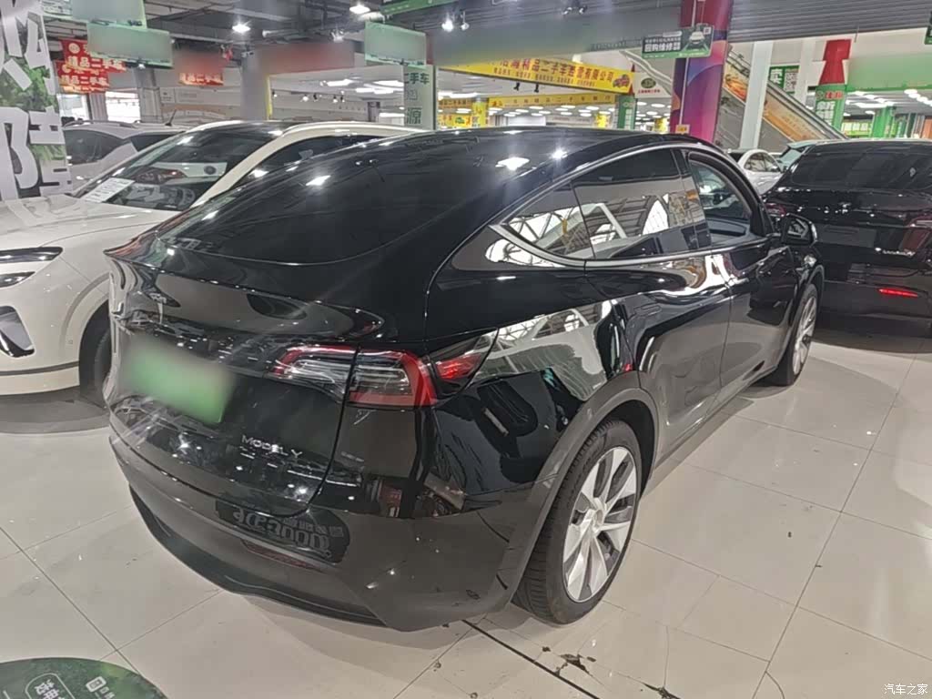 Tesla Model Y, 2023 7
