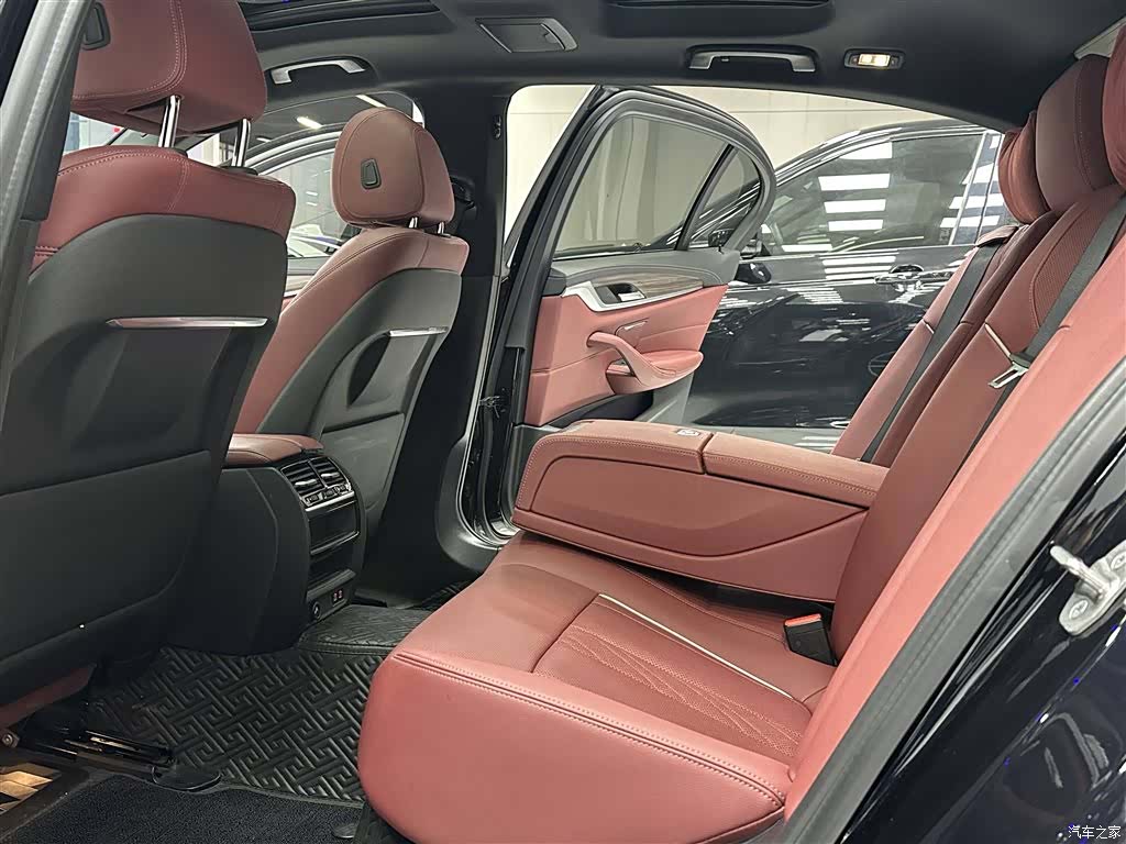 BMW 5 Series, 2023 16