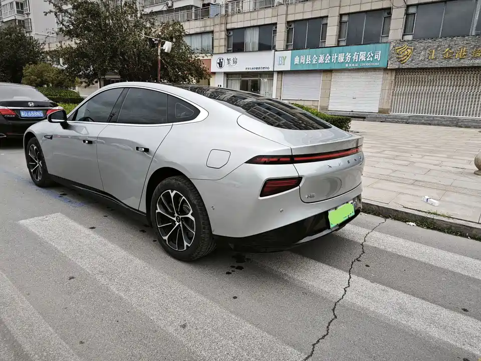 XPENG P7