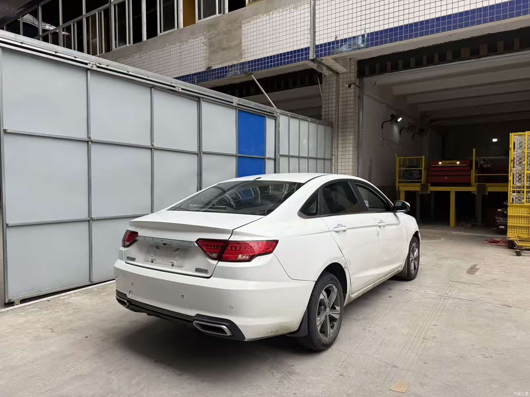 Geely Emgrand, 2018 9