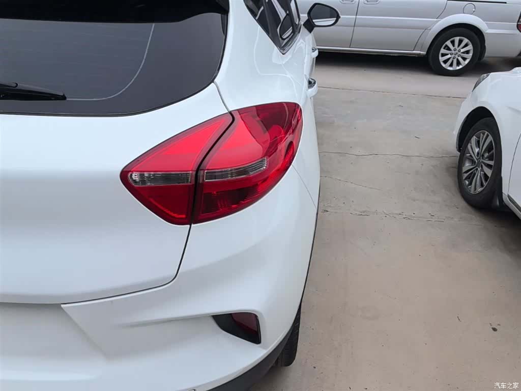 Geely Emgrand, 2019 8