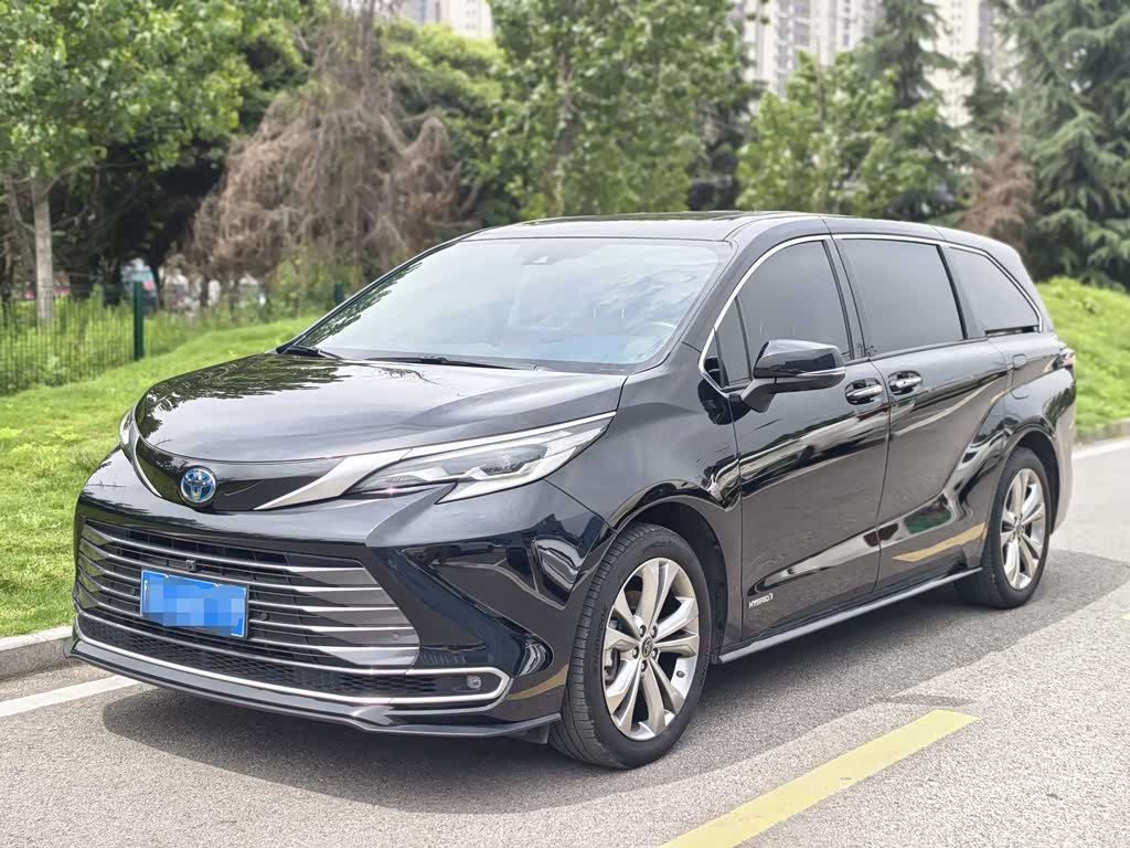 Toyota Sienna 2023 2.5L Luxury