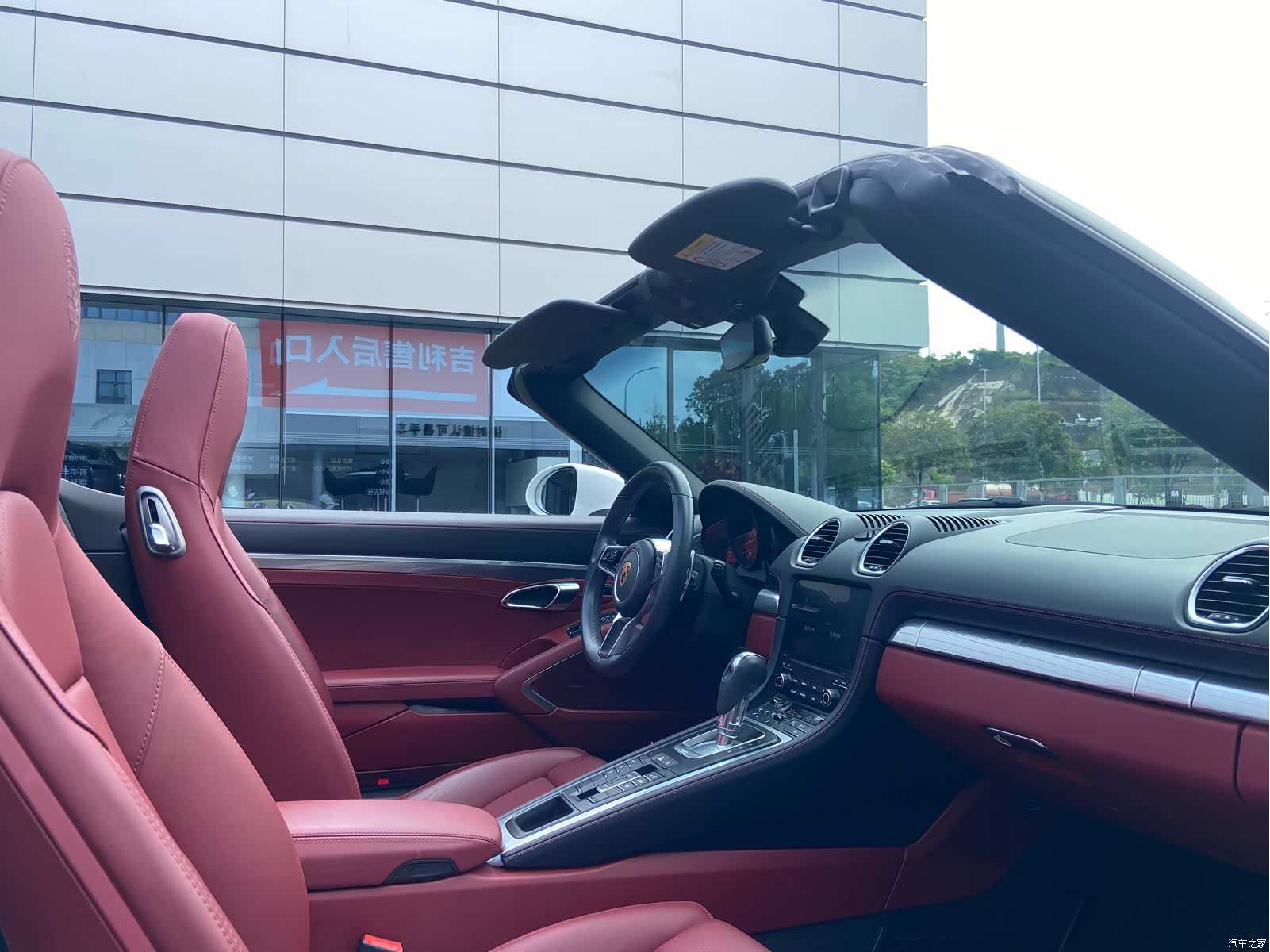Porsche Boxster, 2019 все фото