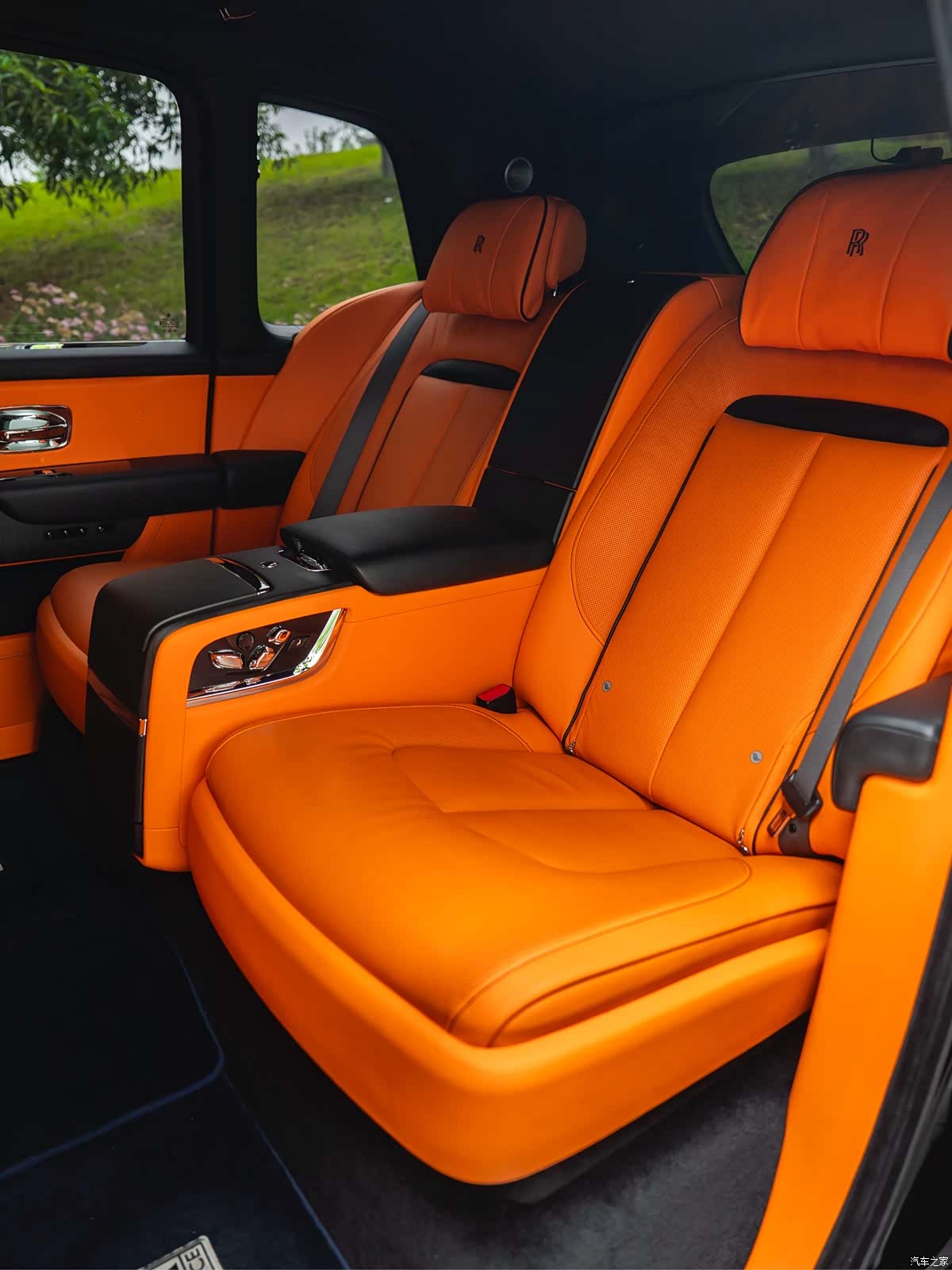 Rolls-Royce Cullinan, 2022 9
