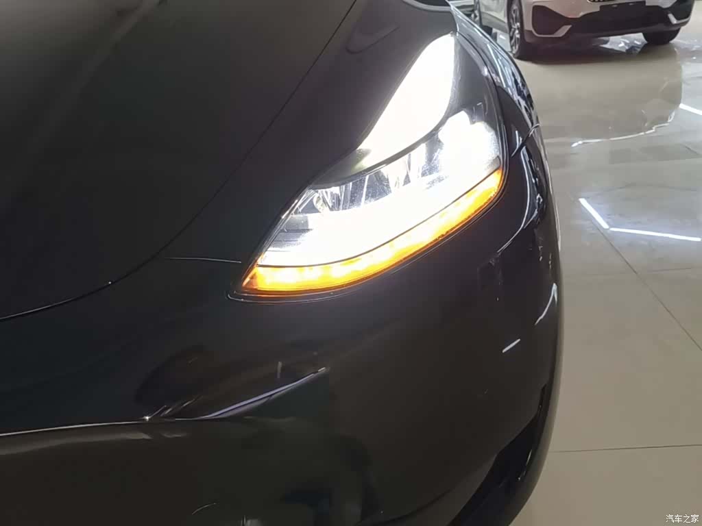 Tesla Model Y, 2022 24