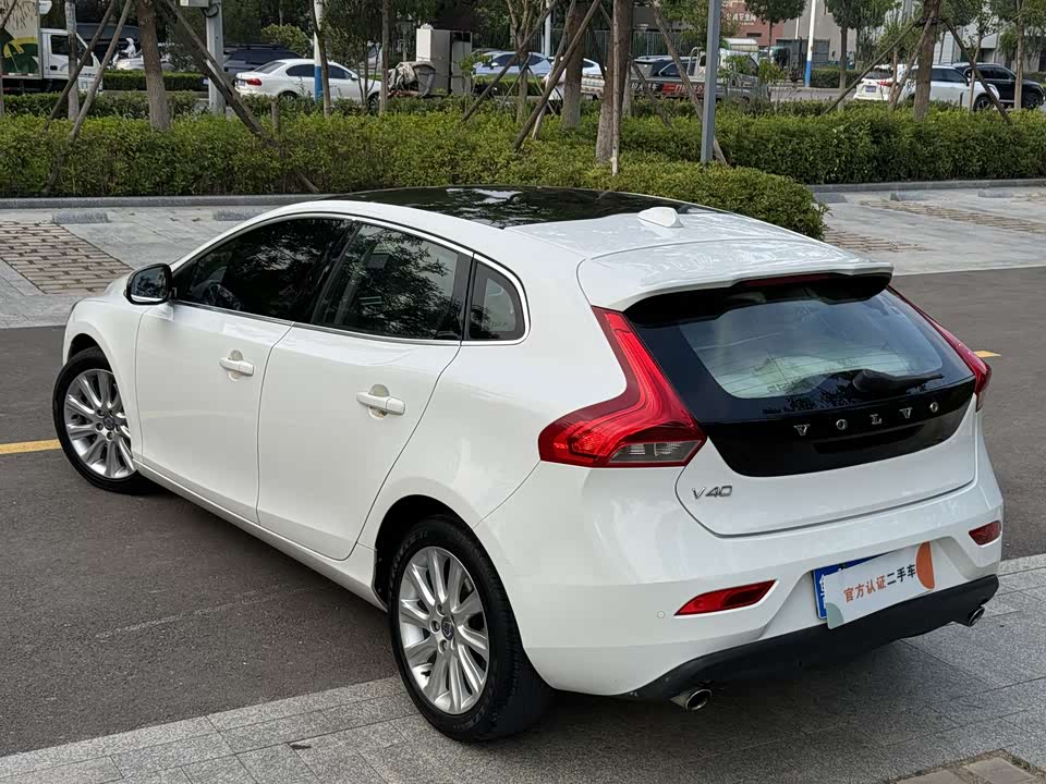 Volvo V40
