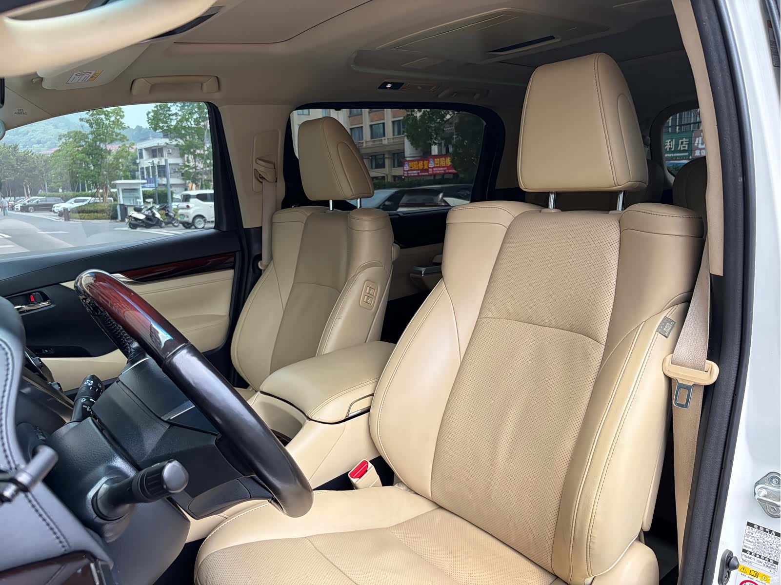 Toyota Alphard, 2018 8