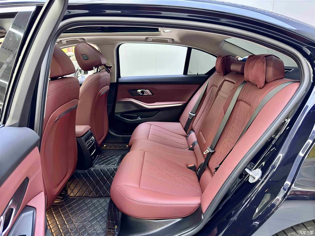 BMW 3 Series, 2025 7