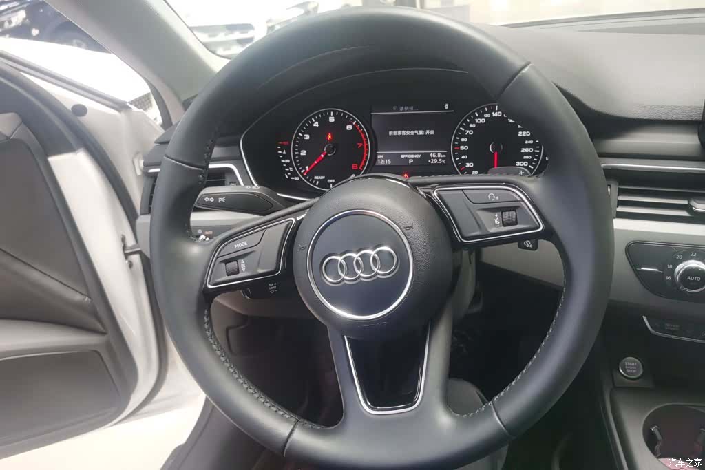 Audi A4L, 2017 15