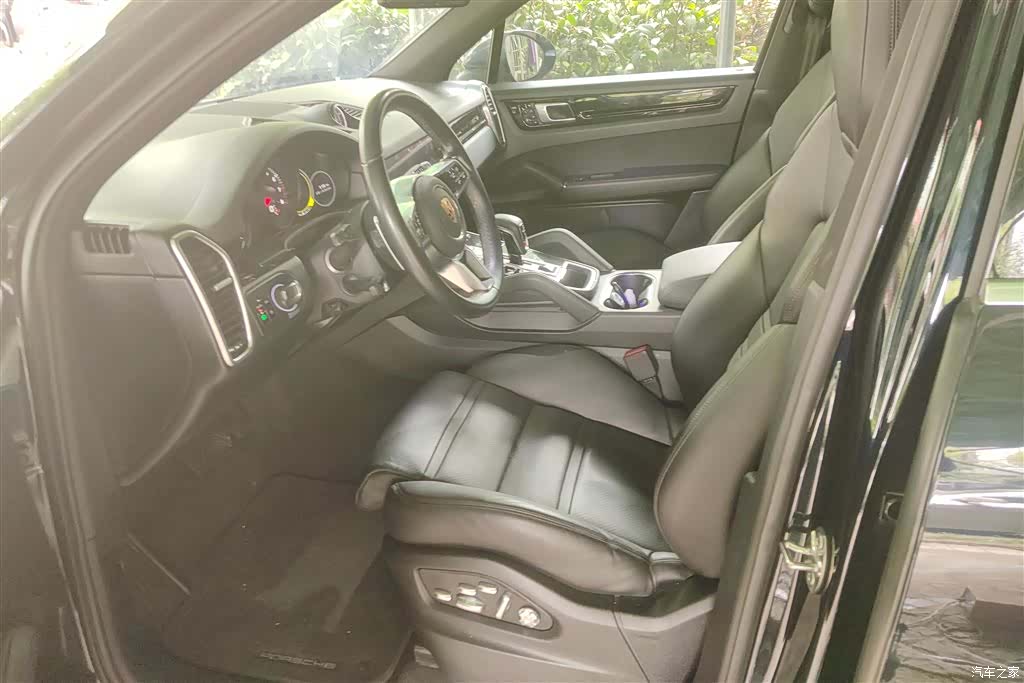 Porsche Cayenne, 2018 9