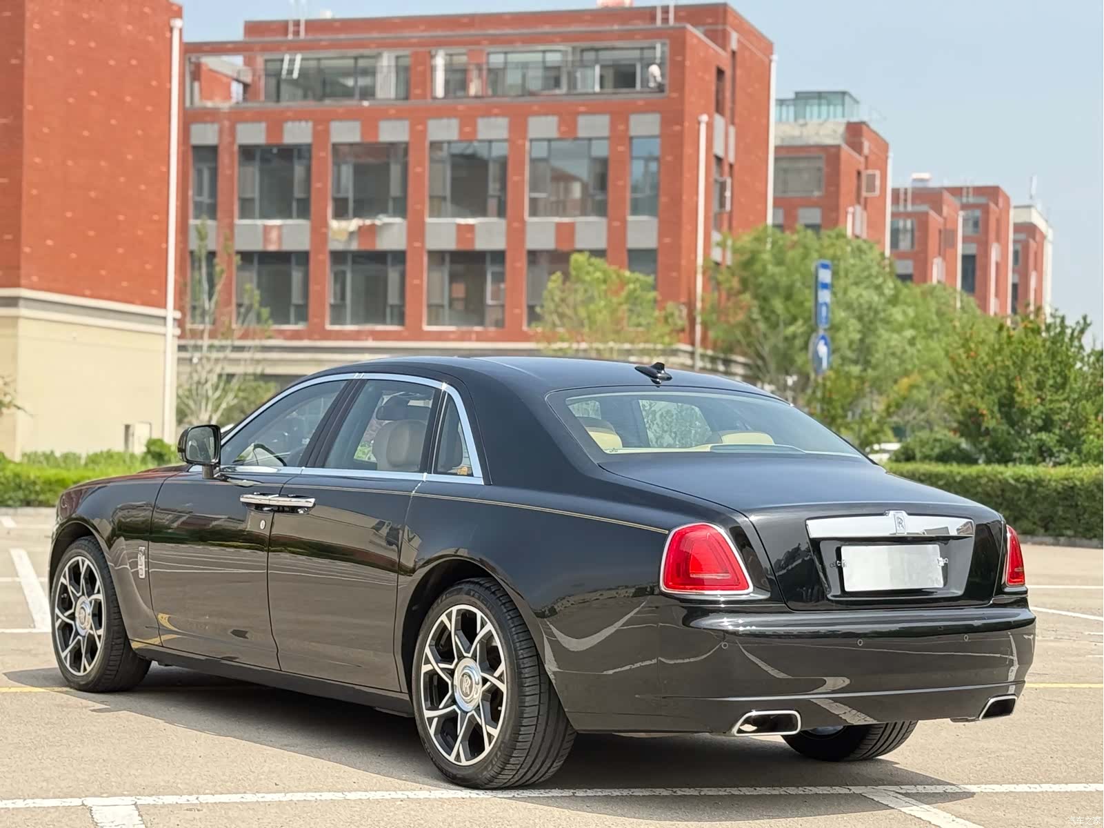 Rolls-Royce Ghost, 2011 15