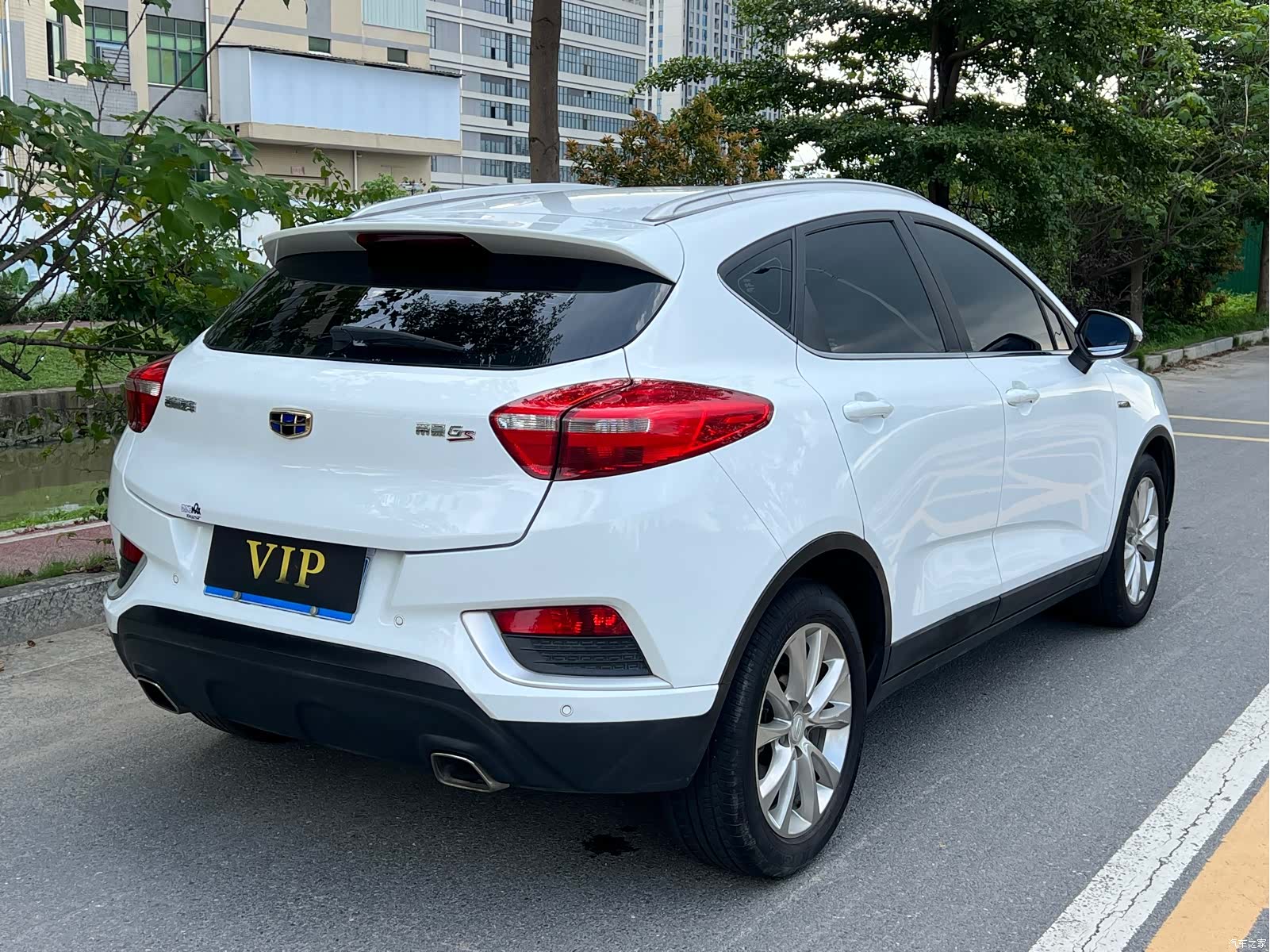 Geely Emgrand, 2017 7