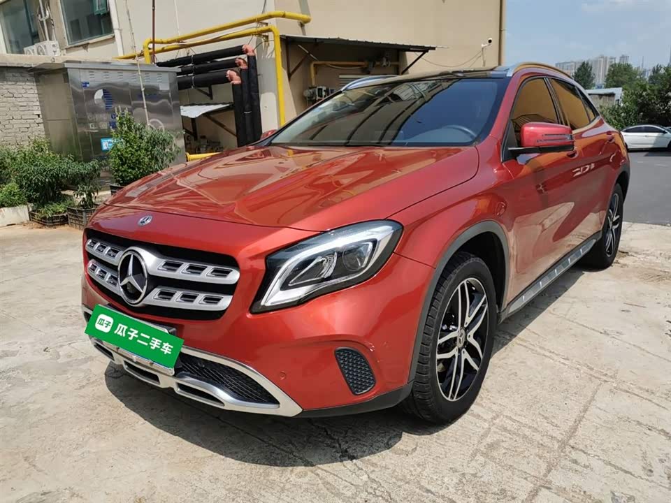 Mercedes-Benz GLA Mercedes-Benz GLA