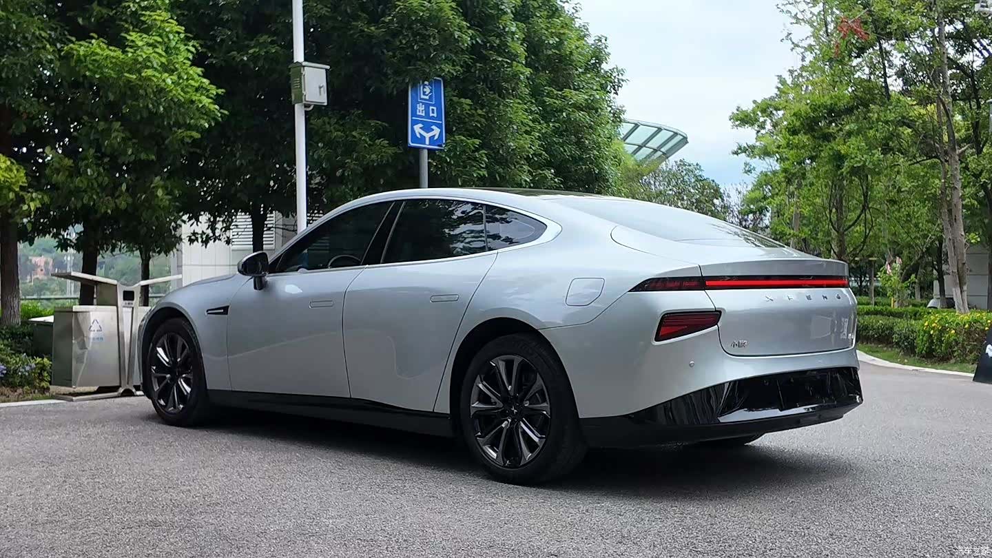 Xpeng P7, 2022 4