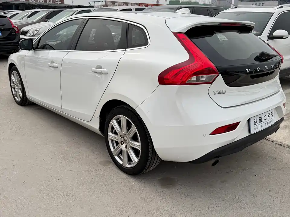 Volvo V40