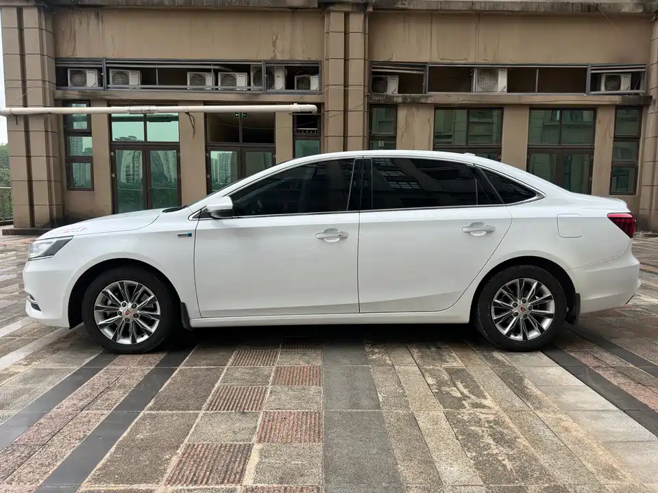 Roewe i6