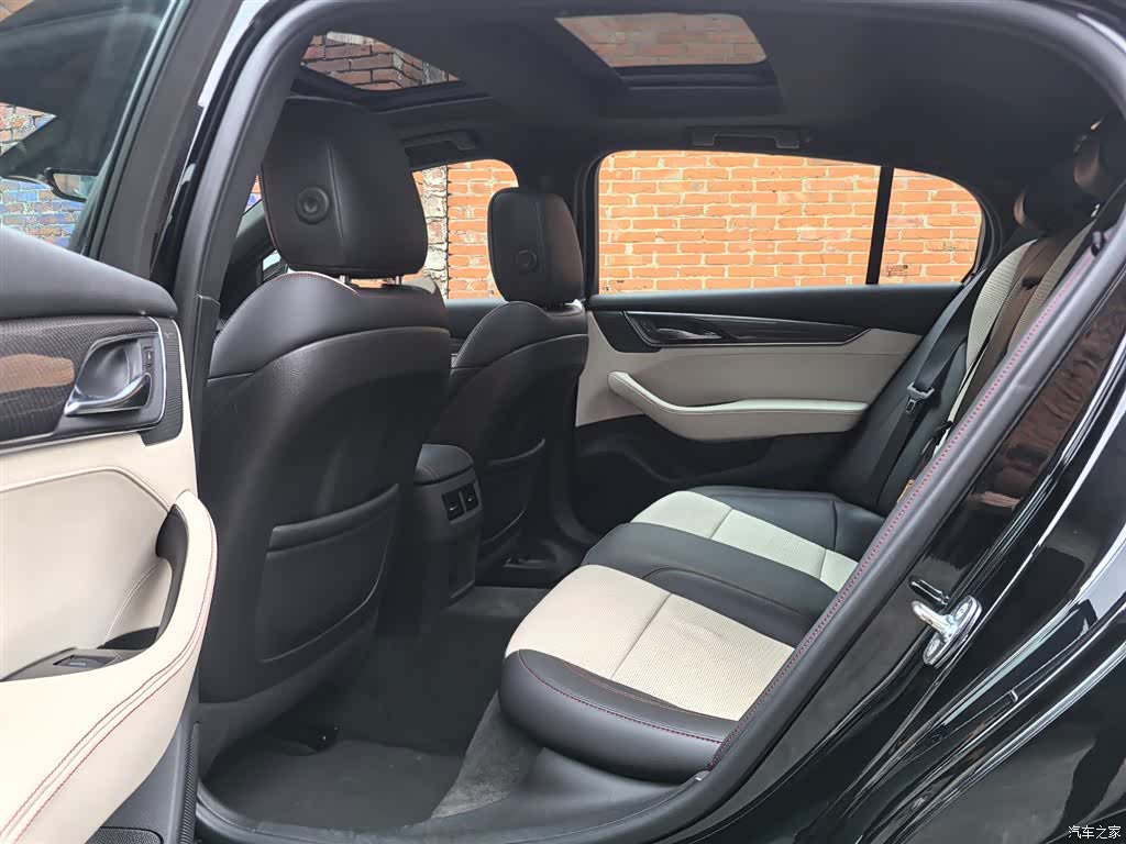 Cadillac CT5, 2025 11
