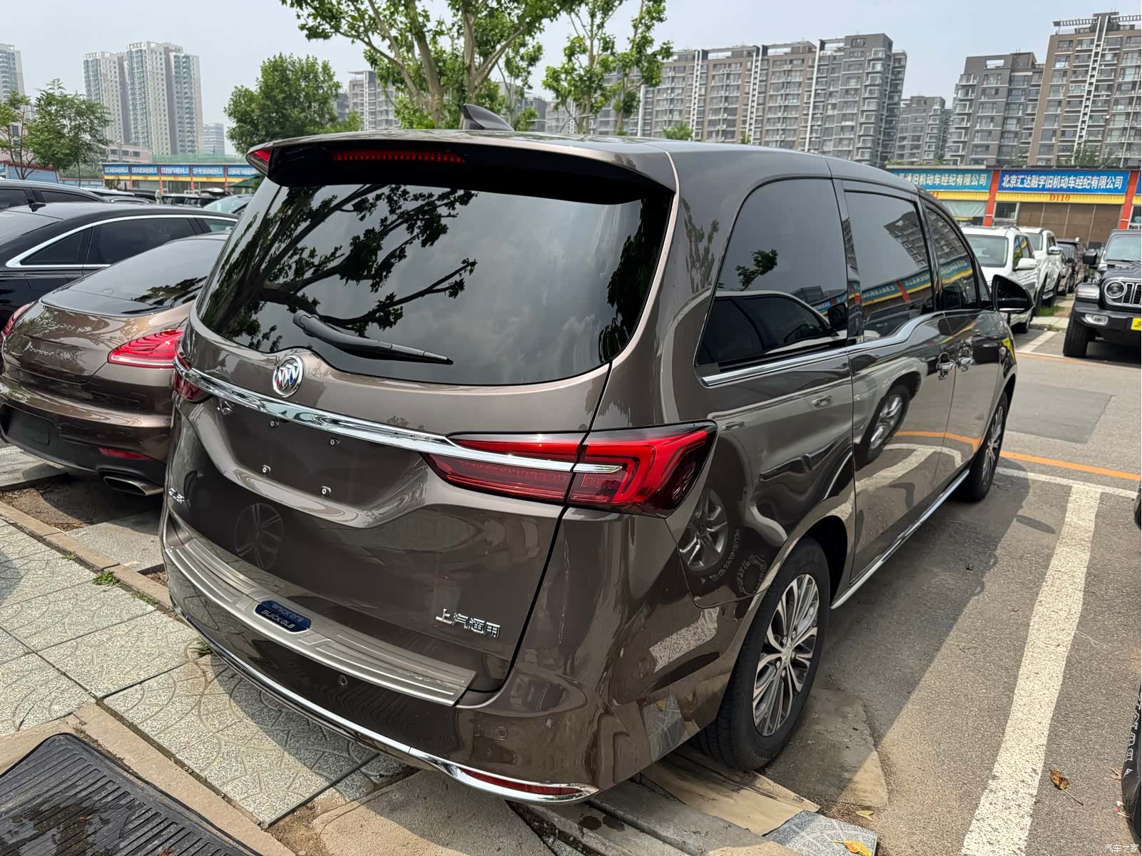 Buick GL8, 2025 12