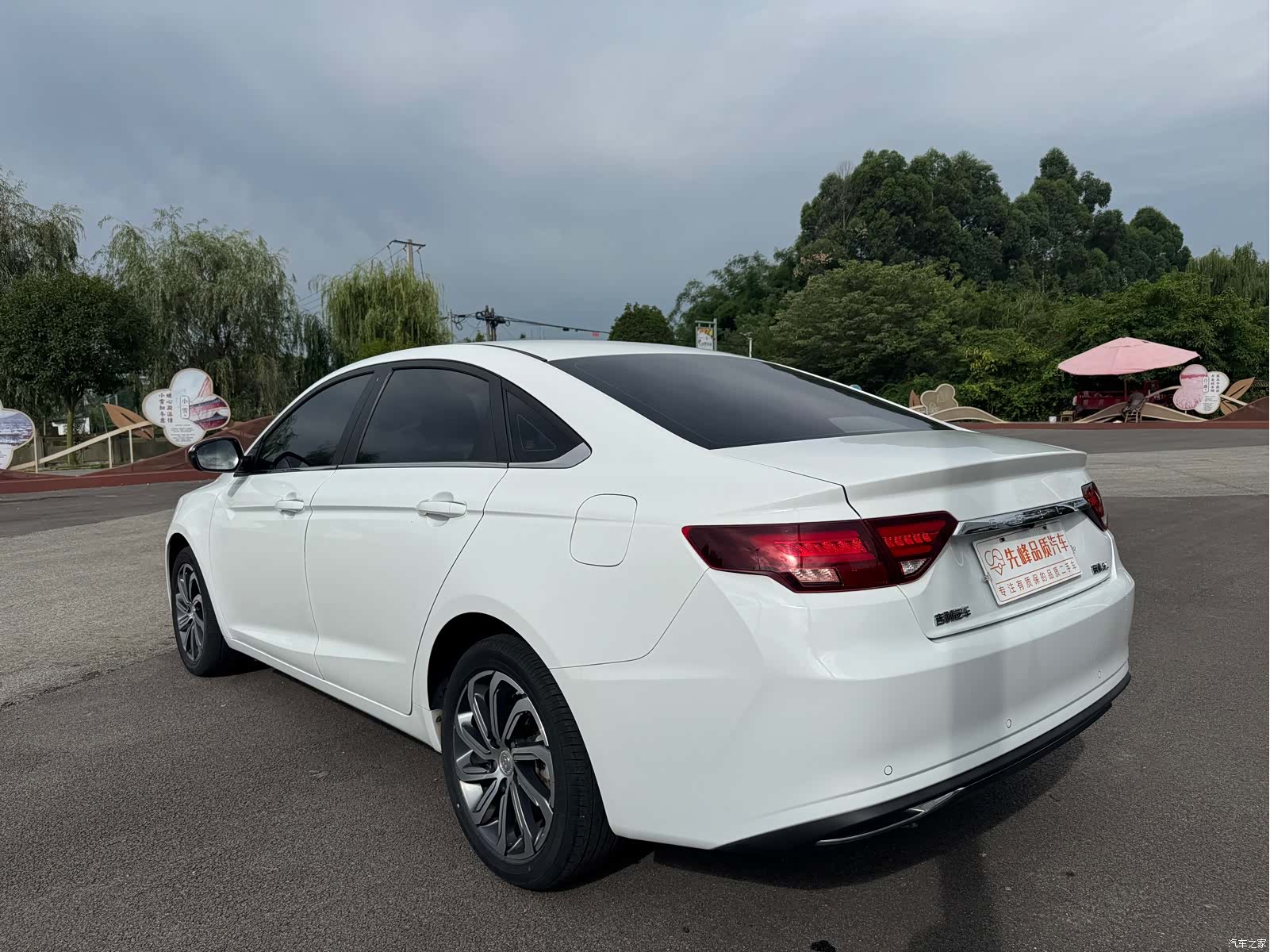 Geely Emgrand, 2021 все фото