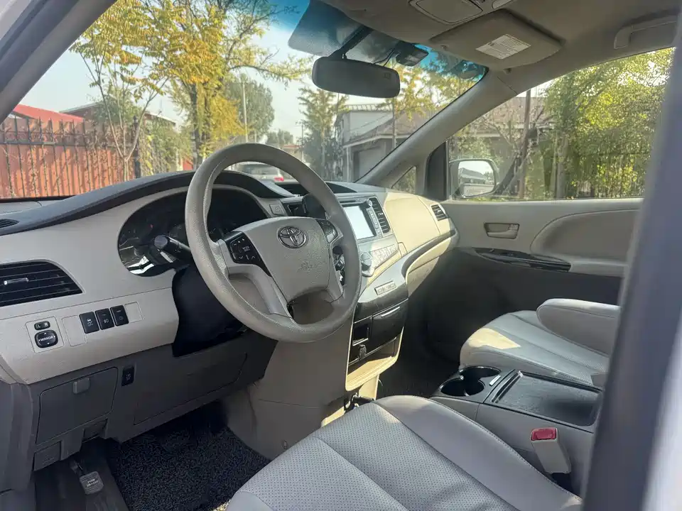 Toyota SIENNA