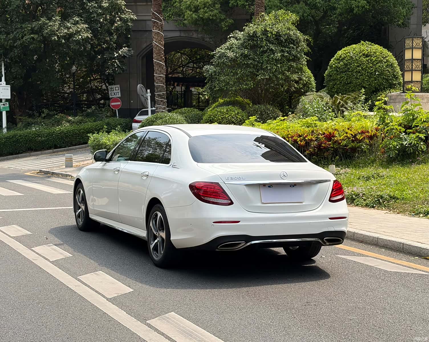Mercedes-Benz E-Class, 2017 13