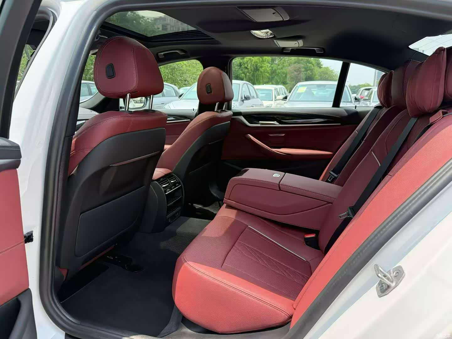BMW 5 Series, 2024 14
