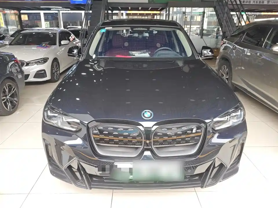 BMW iX3