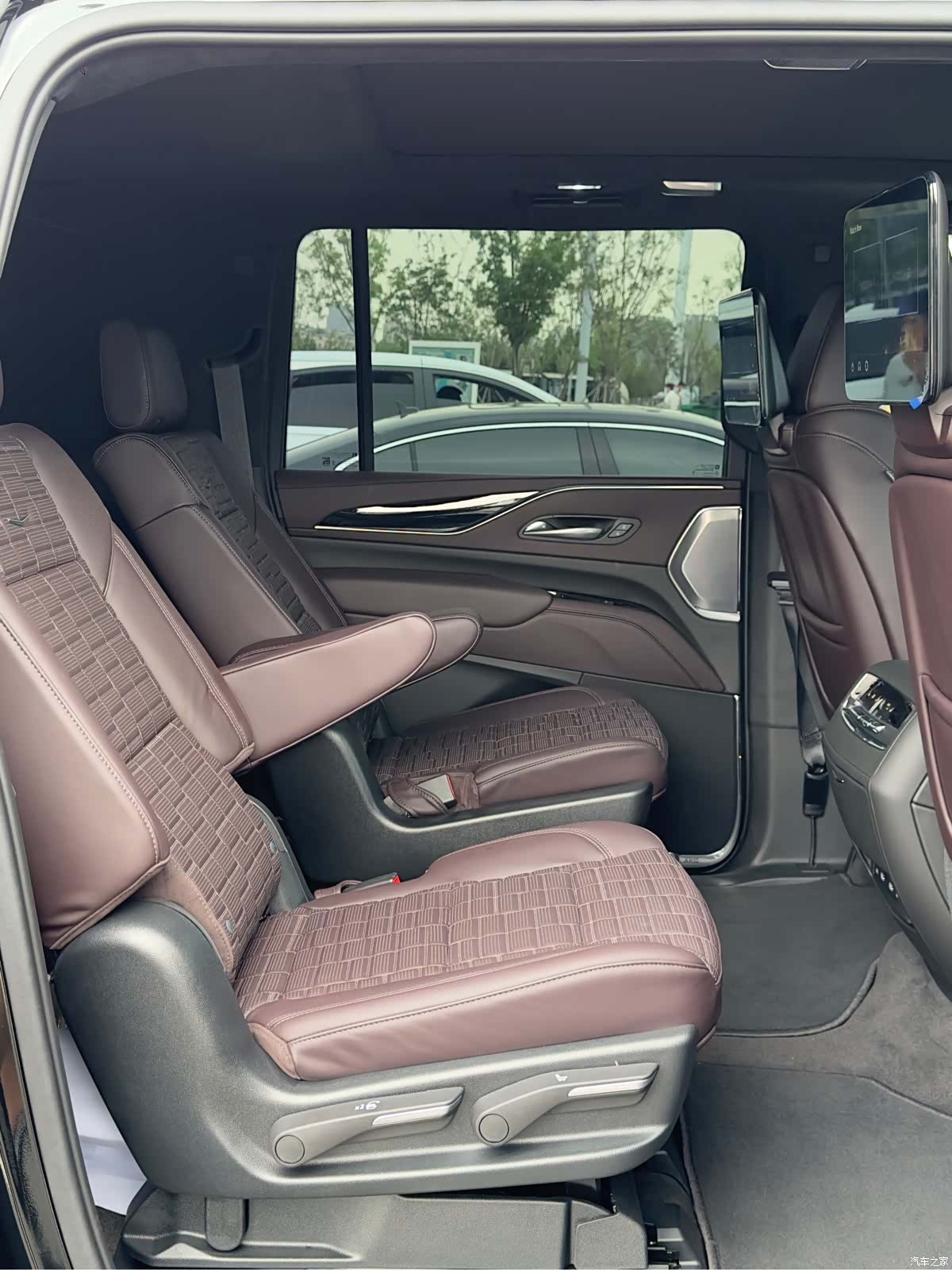 Cadillac Escalade, 2023 15
