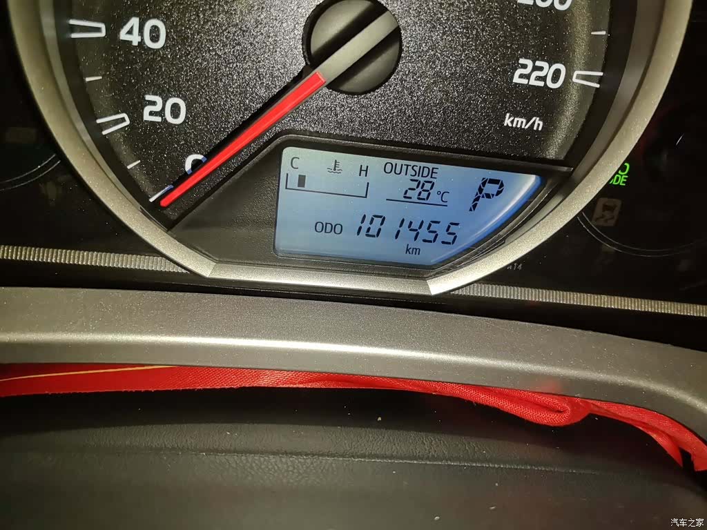 Toyota RAV4, 2019 все фото