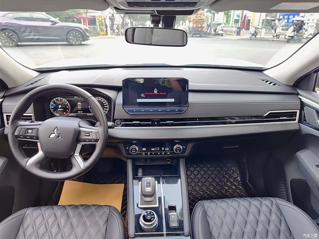 Mitsubishi Outlander, 2023 10