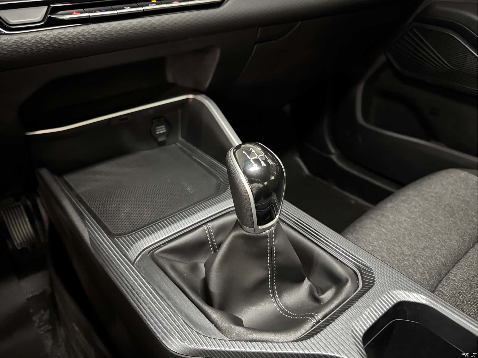 Geely Emgrand, 2025 12