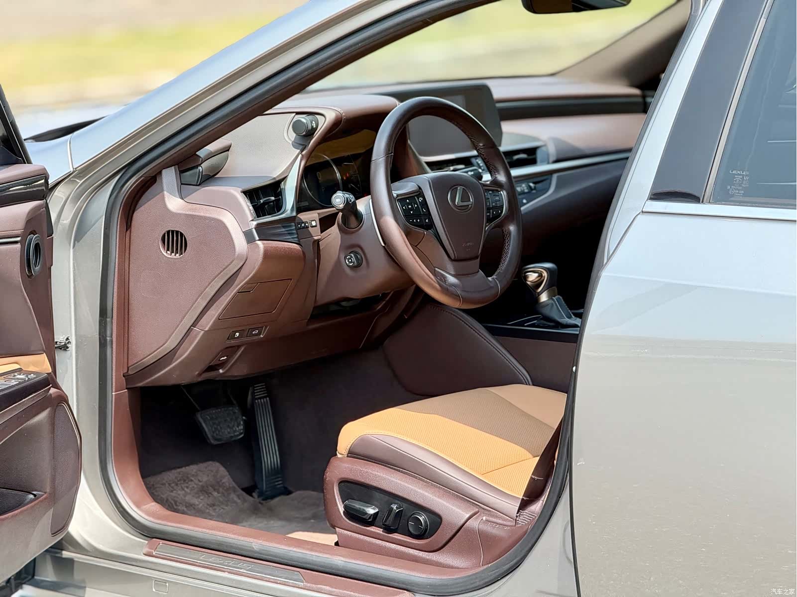 Lexus ES, 2021 17