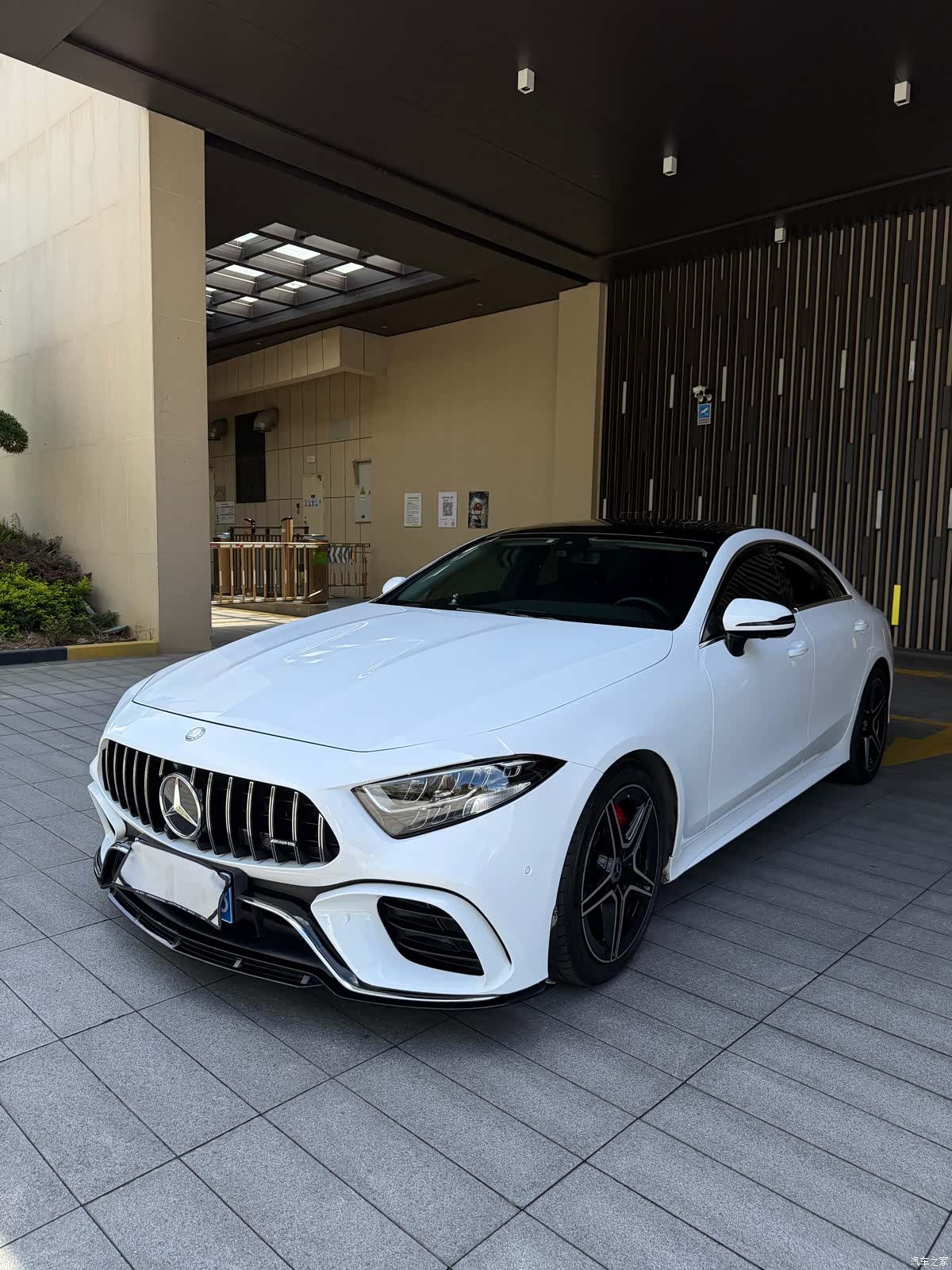 Mercedes-Benz CLS, 2023 1