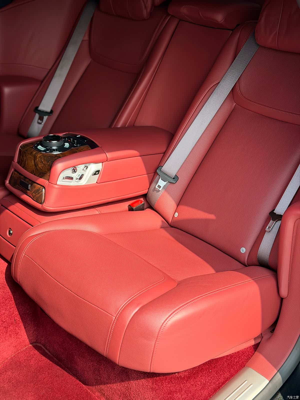 Rolls-Royce Ghost, 2016 26