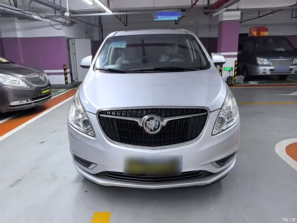 Buick GL8, 2018 3