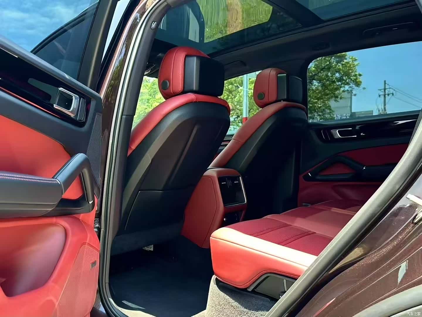 Porsche Cayenne, 2020 все фото