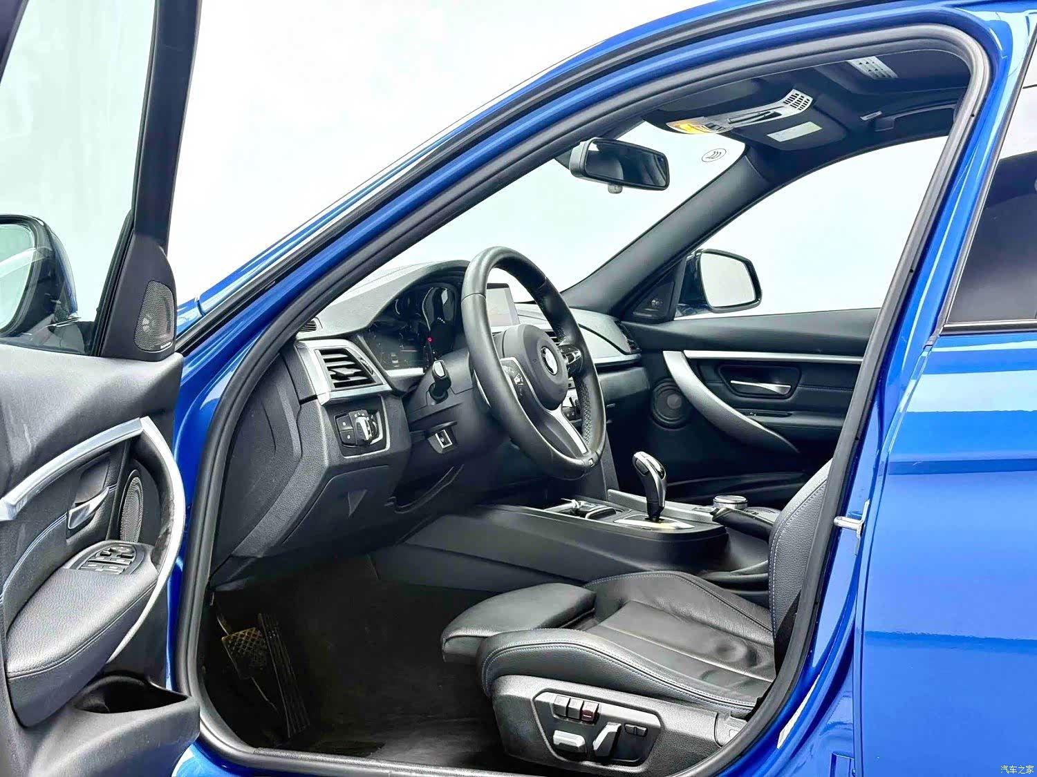 BMW 3 Series, 2018 все фото