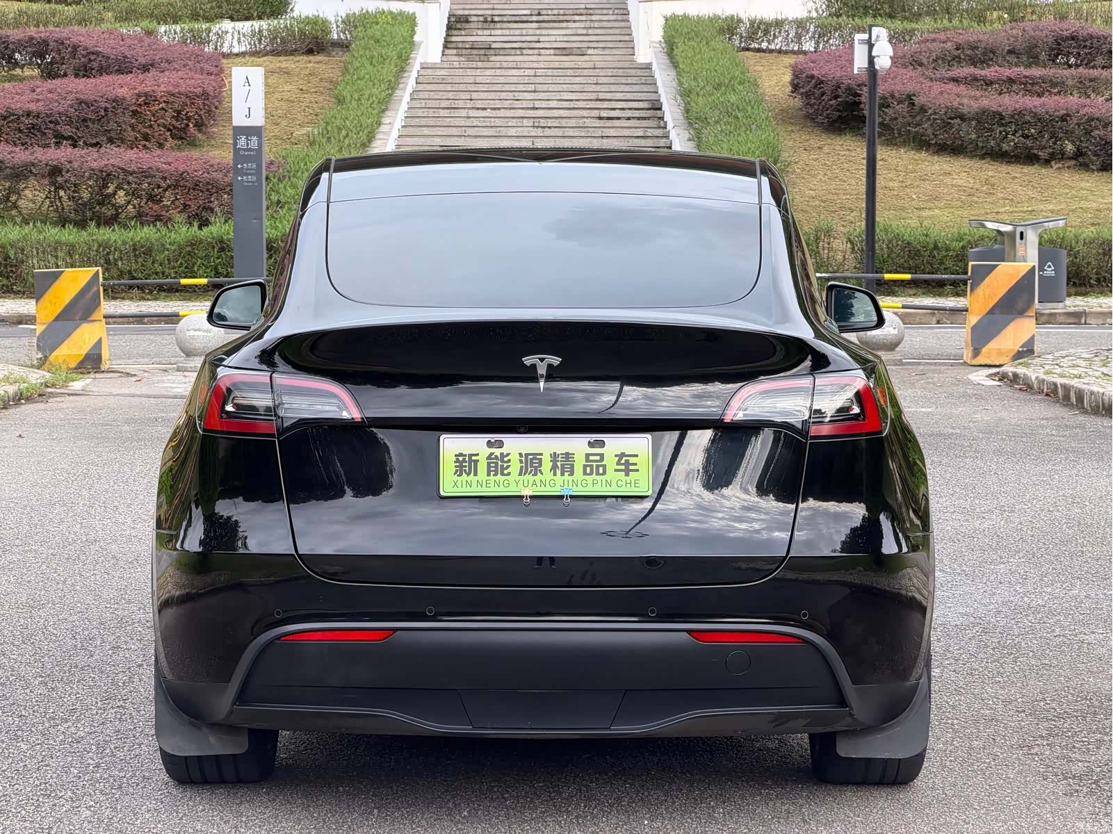 Tesla Model Y, 2022 22